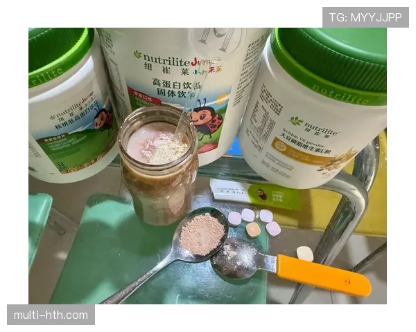 覃海洋家的冰箱里塞满蛋白粉，连饮料都按克称着喝