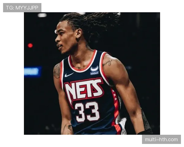 波蒂斯为字母哥挡拆拉开空间，替补三分提升终结效率